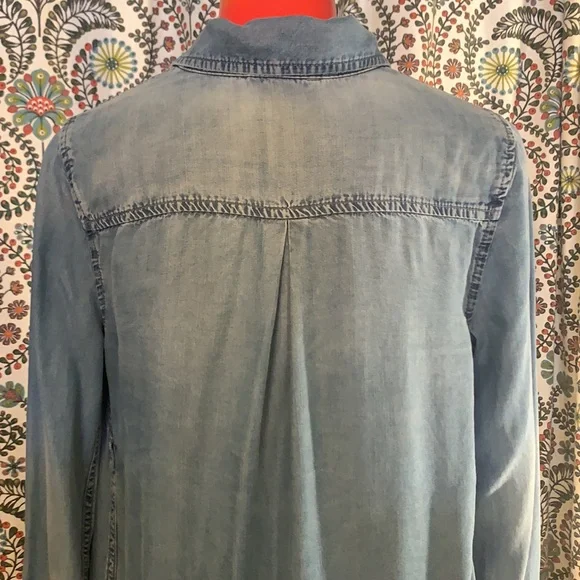 Comfortable Liz Lange Maternity Top - Picture 7 of 8